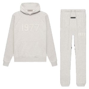 Shop the 1977 Essentials Light Oatmeal FW Set for a retro-inspired, comfortable, and stylish look with timeless vintage charm. Perfect for any occasion