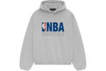 The Essentials NBA Hoodie in Light Heather offers comfort, style, and a bold NBA logo. Perfect for casual wear and sports enthusiasts.