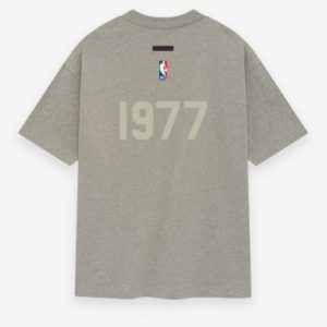 Shop the 1977 Essentials Lakers Tee. A vintage-inspired Chicago Bulls t-shirt, perfect for fans. Soft, comfortable, and stylish.