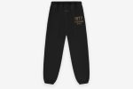 Discover the 1977 Fleece Essential Sweatpant for ultimate comfort and style. Perfect for lounging or casual outings.