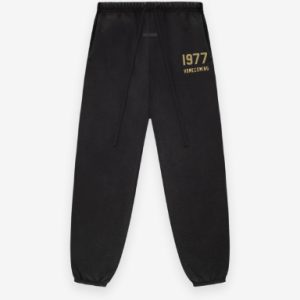Shop the 1977 Essentials Heavy Fleece Sweatpant in Black for comfort and style. Perfect for casual wear and lounging.