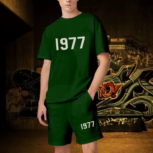 Get the 1977 Essentials Short Set in Green. Stylish, comfortable, and perfect for relaxed outings. A must-have for any casual wardrobe.