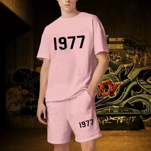 The 1977 Essentials Short Set Pink offers a chic, comfortable, and stylish design, perfect for adding elegance to your wardrobe.