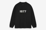 Shop the 1977 Essentials Heavy Long Sleeve Tee. Made from durable cotton, this comfortable, stylish tee is perfect for everyday wear and layering.